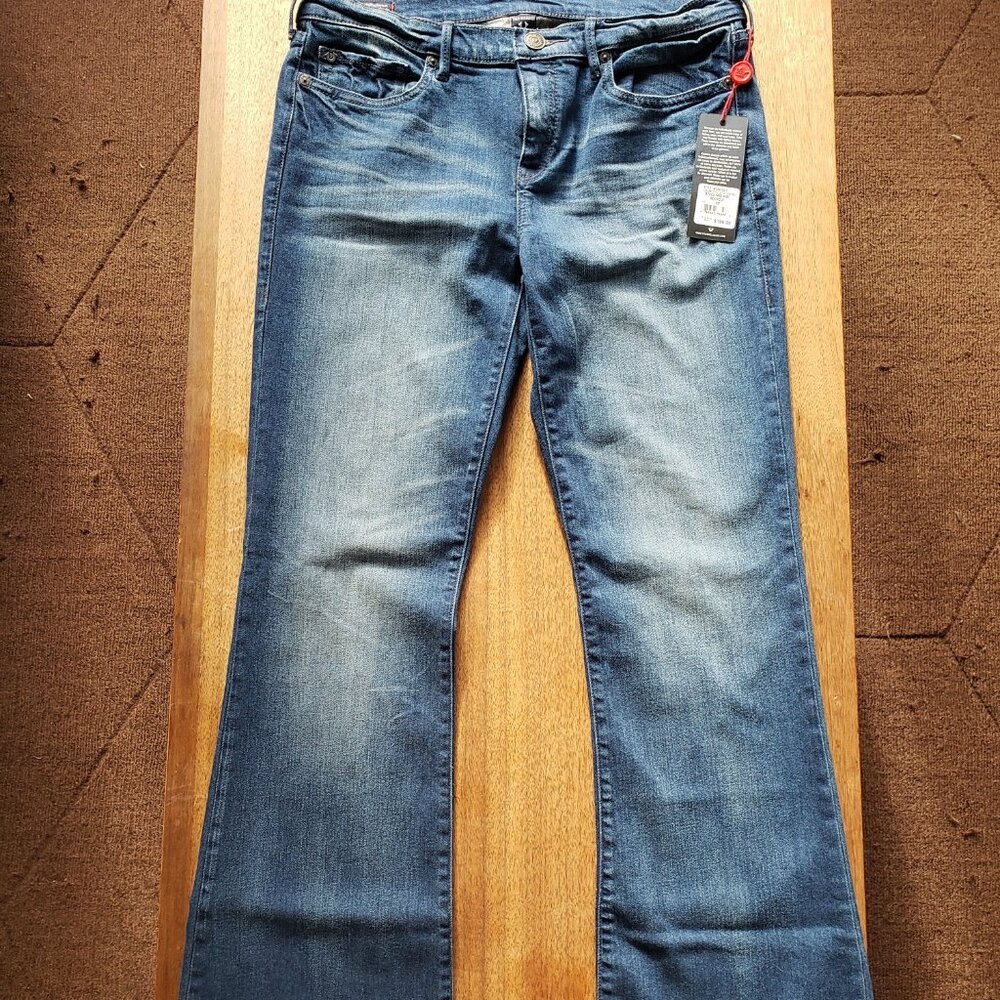 NWT | True Religion | Becca | Mid Rise Bootcut Jeans | 32
